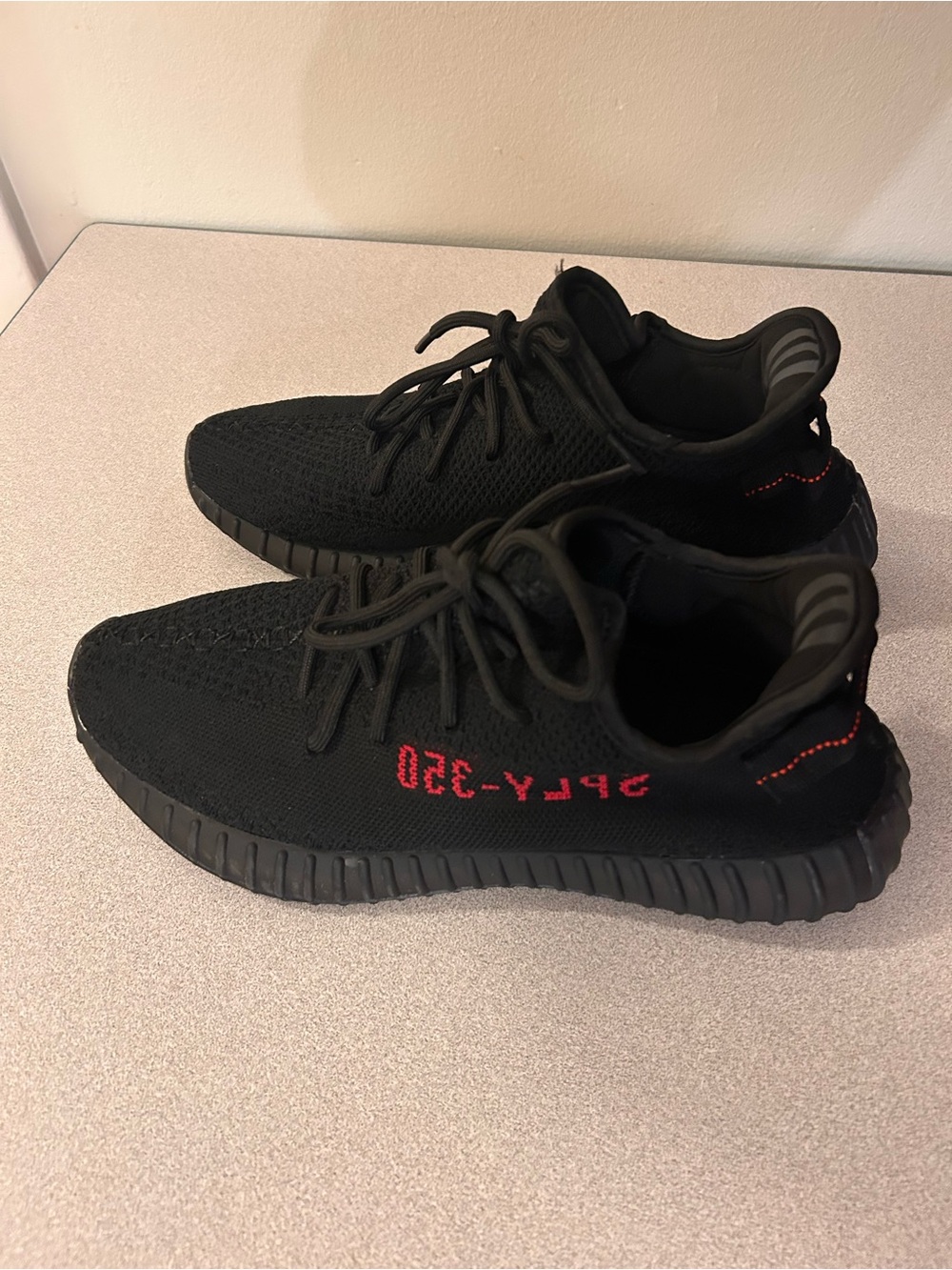 Yeezy 350v2 bred